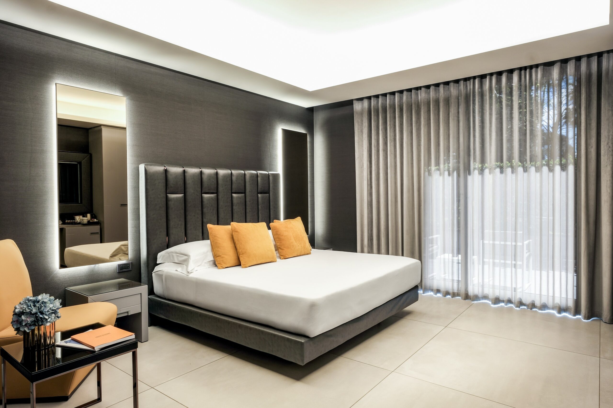 Visione della camera standard con letto e affaccio sul terrazzino