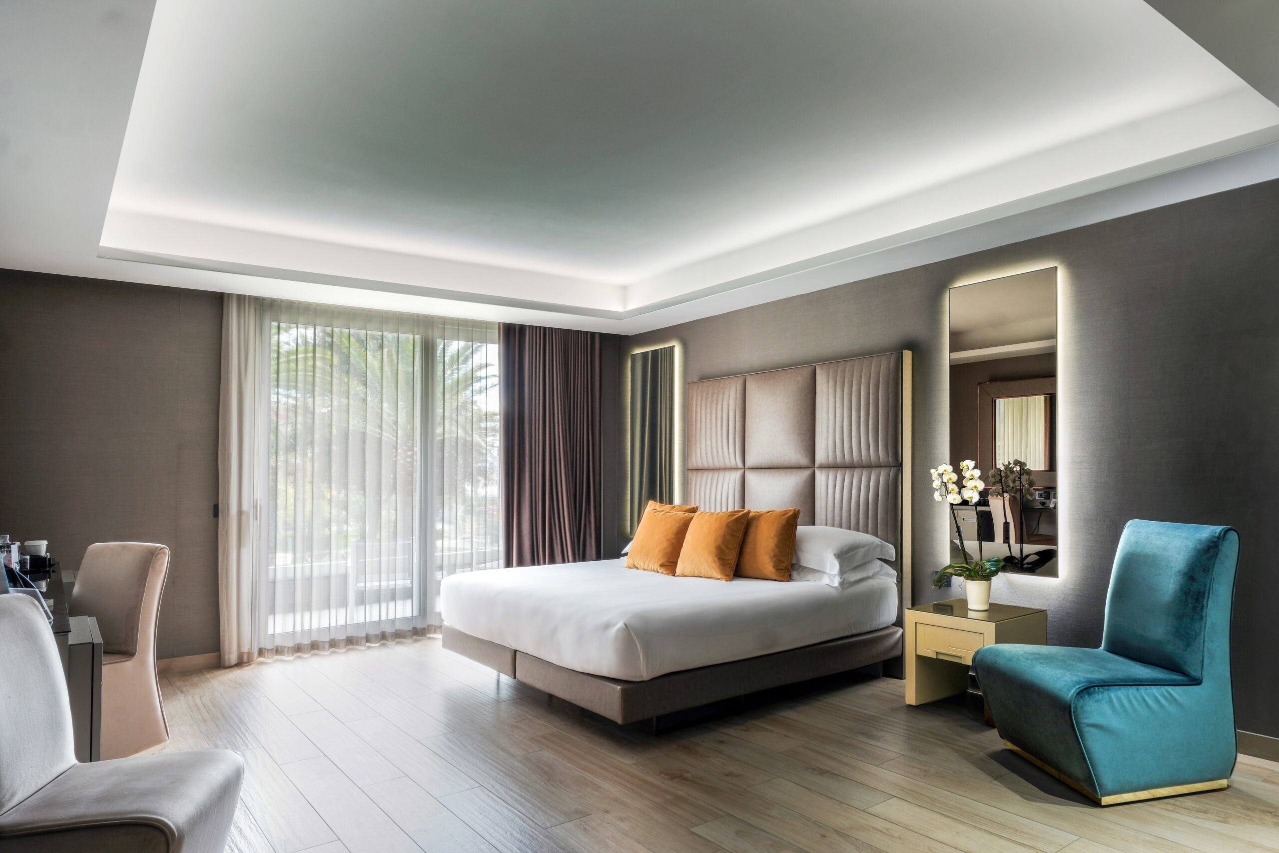 Camera Deluxe con vista mare laterale ed interna al parco