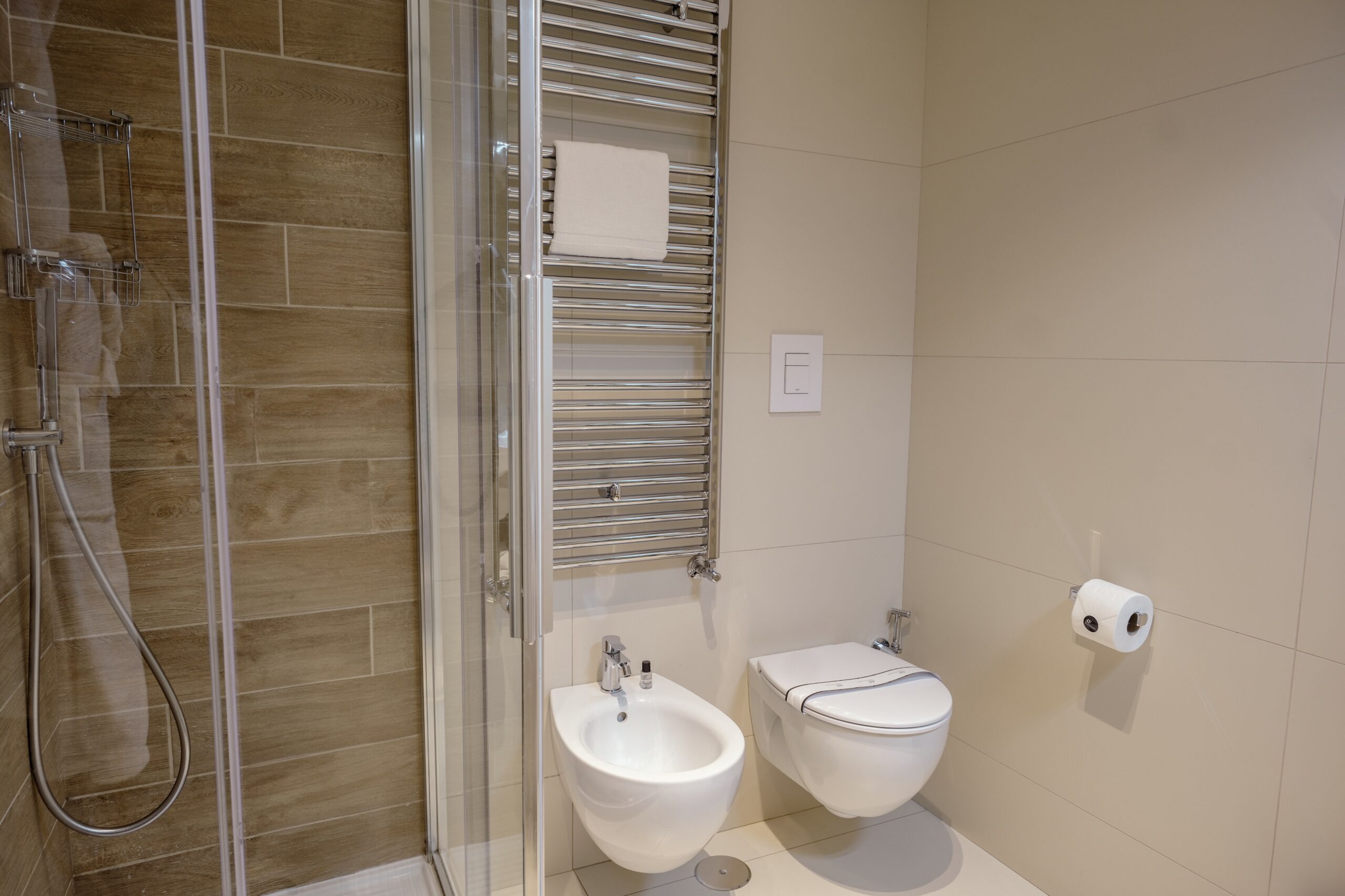 Bagno camera Deluxe dotato di doccia