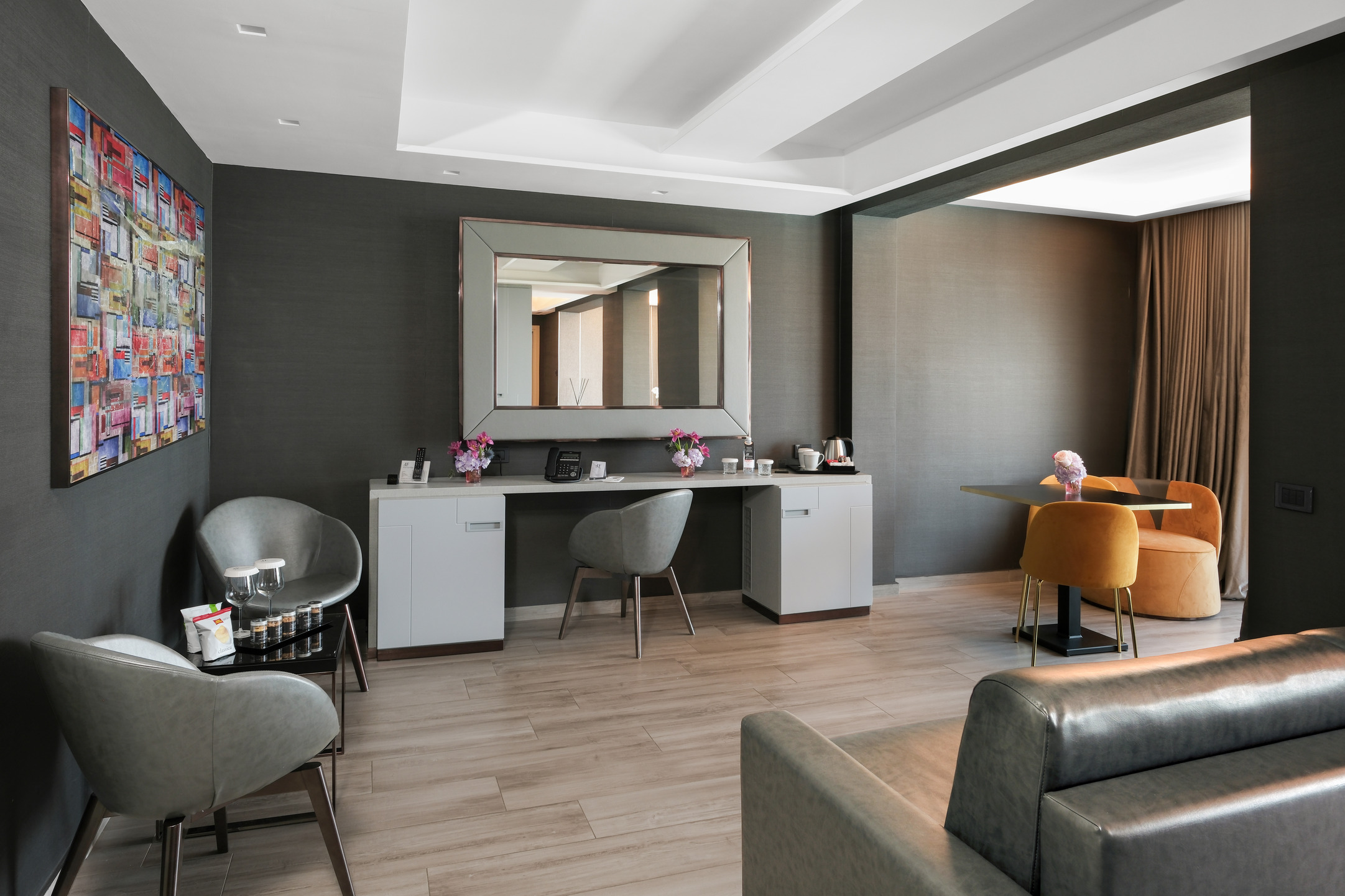 Zona living della Suite King con vasca